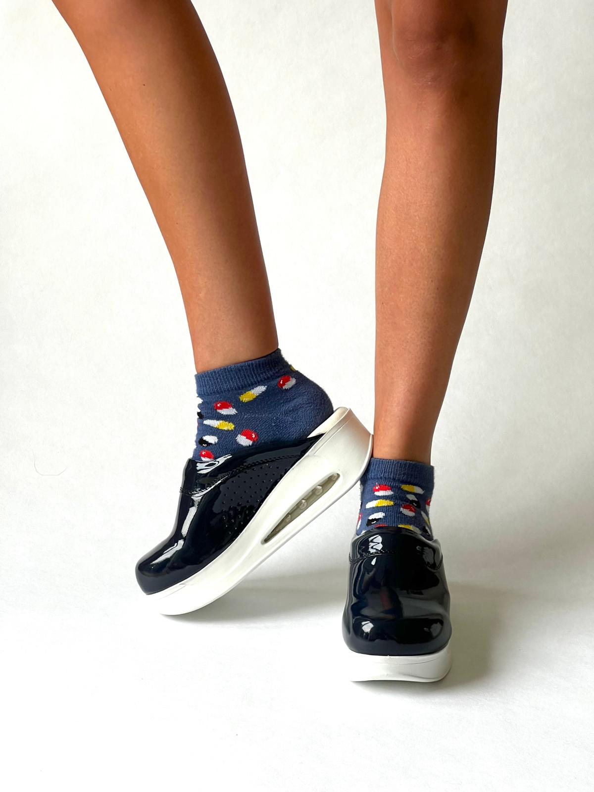 Airmeds solid dark blue lacquer clogs