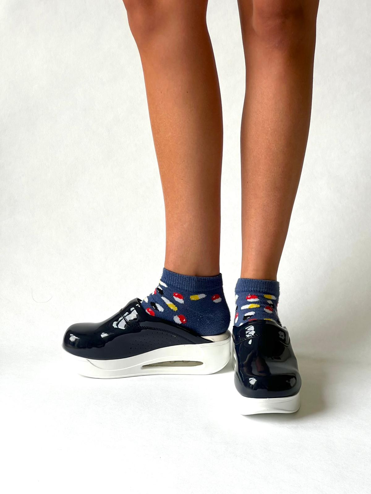 Airmeds solid dark blue lacquer clogs