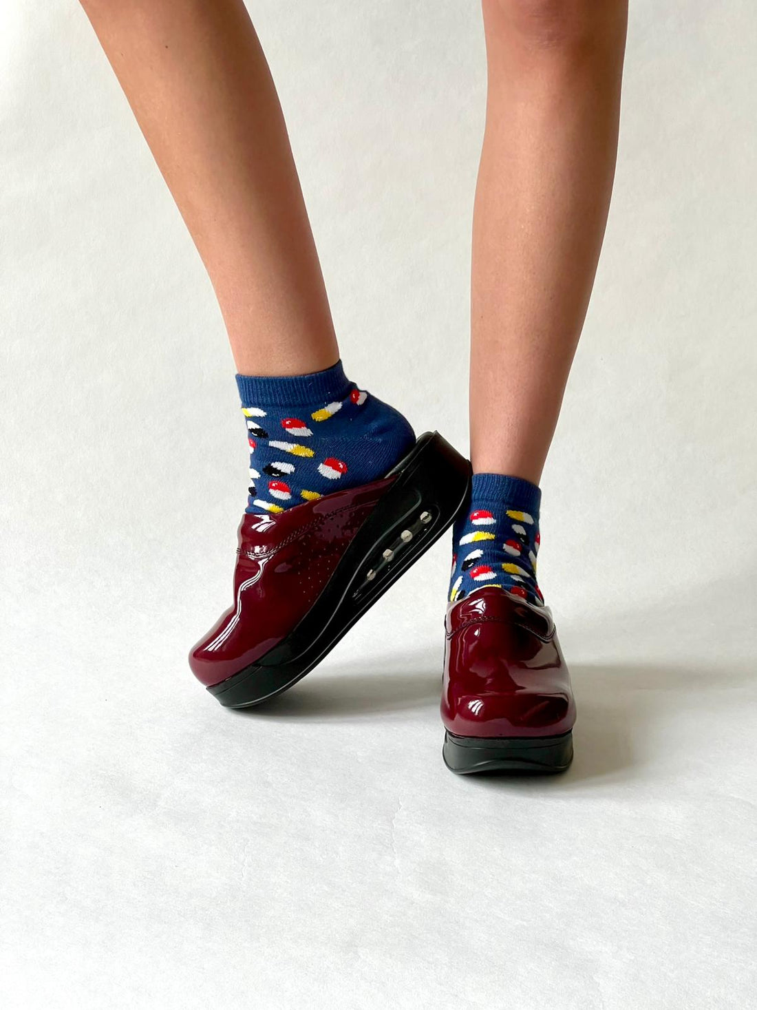 Airmeds plain Bordeaux patent clogs