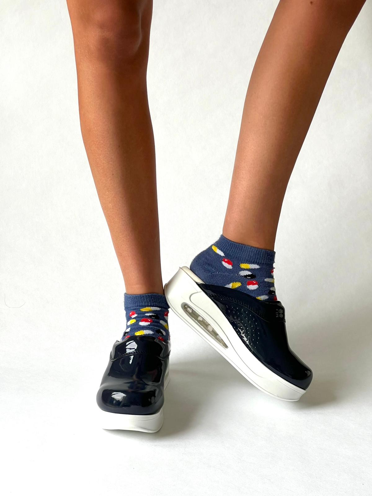 Airmeds solid dark blue lacquer clogs