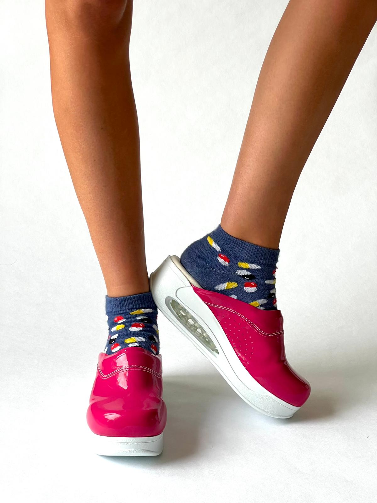 Airmeds solid dark pink lacquer clogs