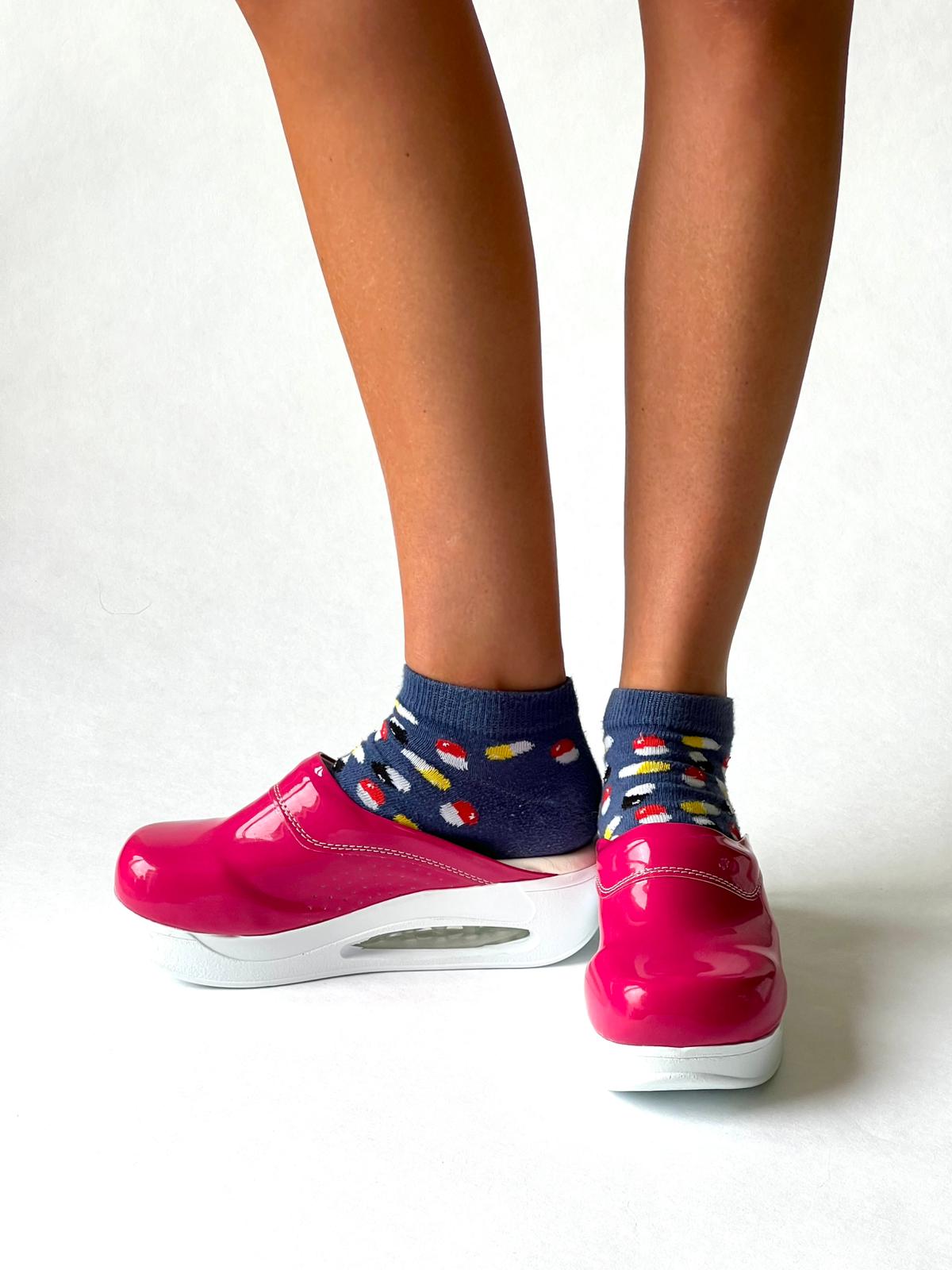 Airmeds solid dark pink lacquer clogs