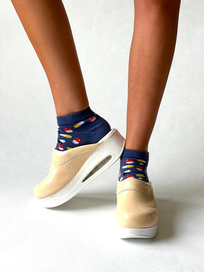 Airmeds solid cream lacquer clogs